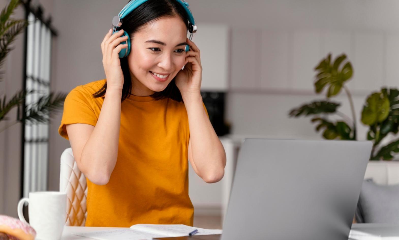 Sesión de capacitación financiera en Fyvora Lyn